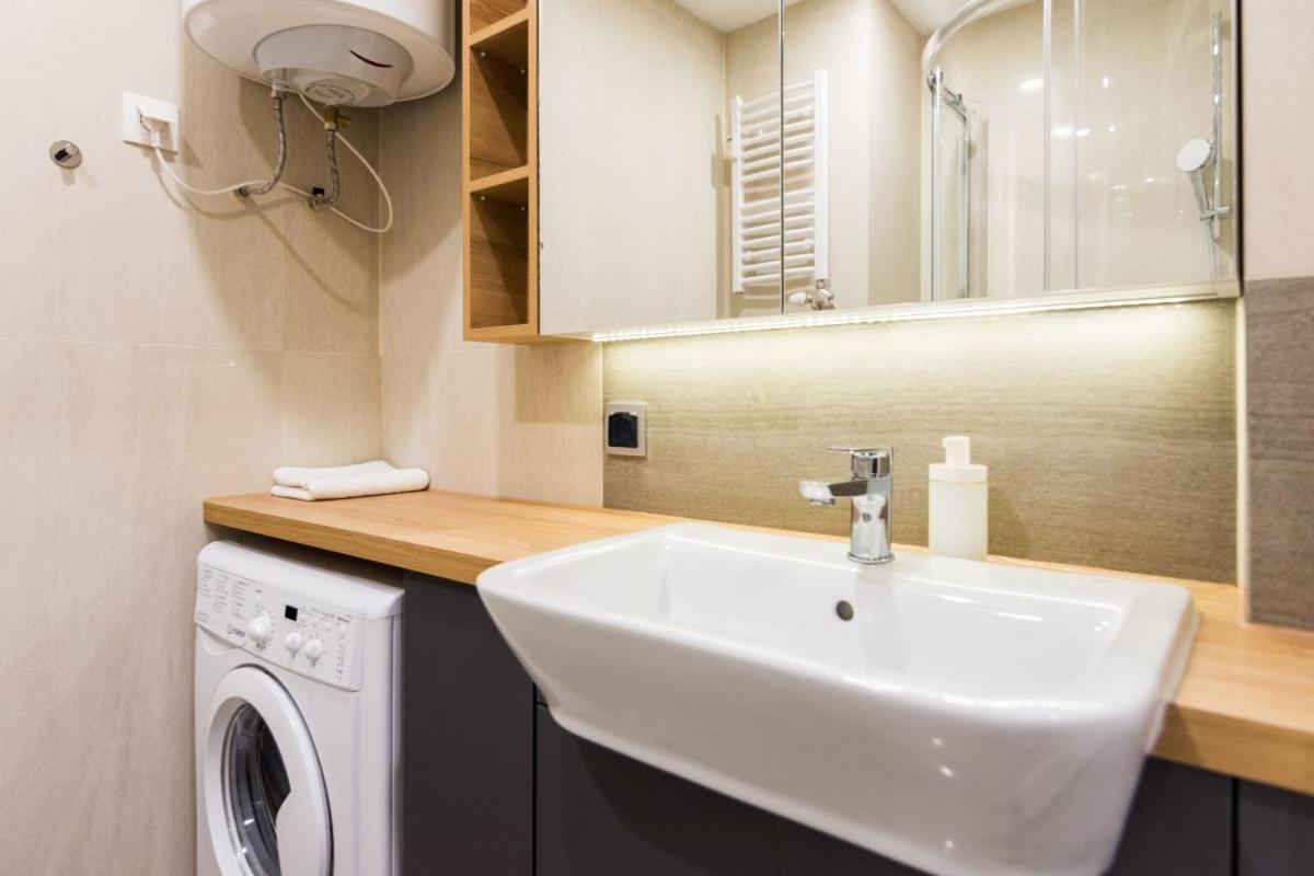 Luxury Apartments Nearto Main Square Krakow Luaran gambar