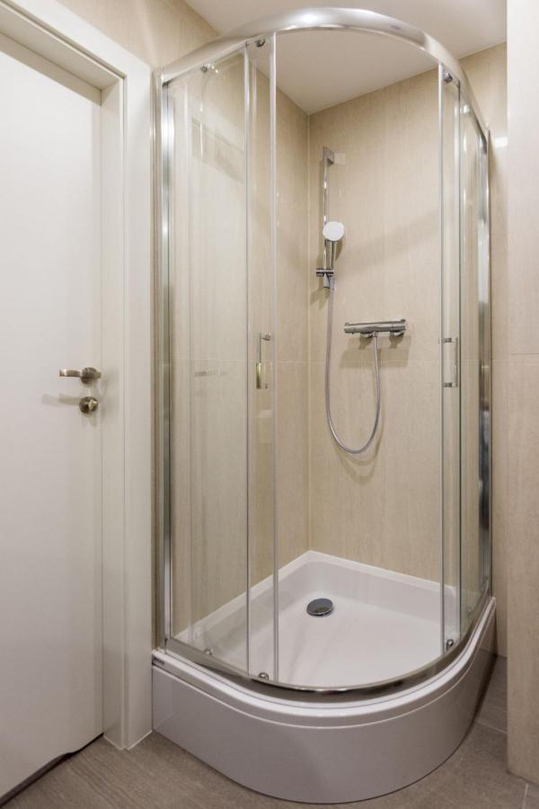 Luxury Apartments Nearto Main Square Krakow Luaran gambar
